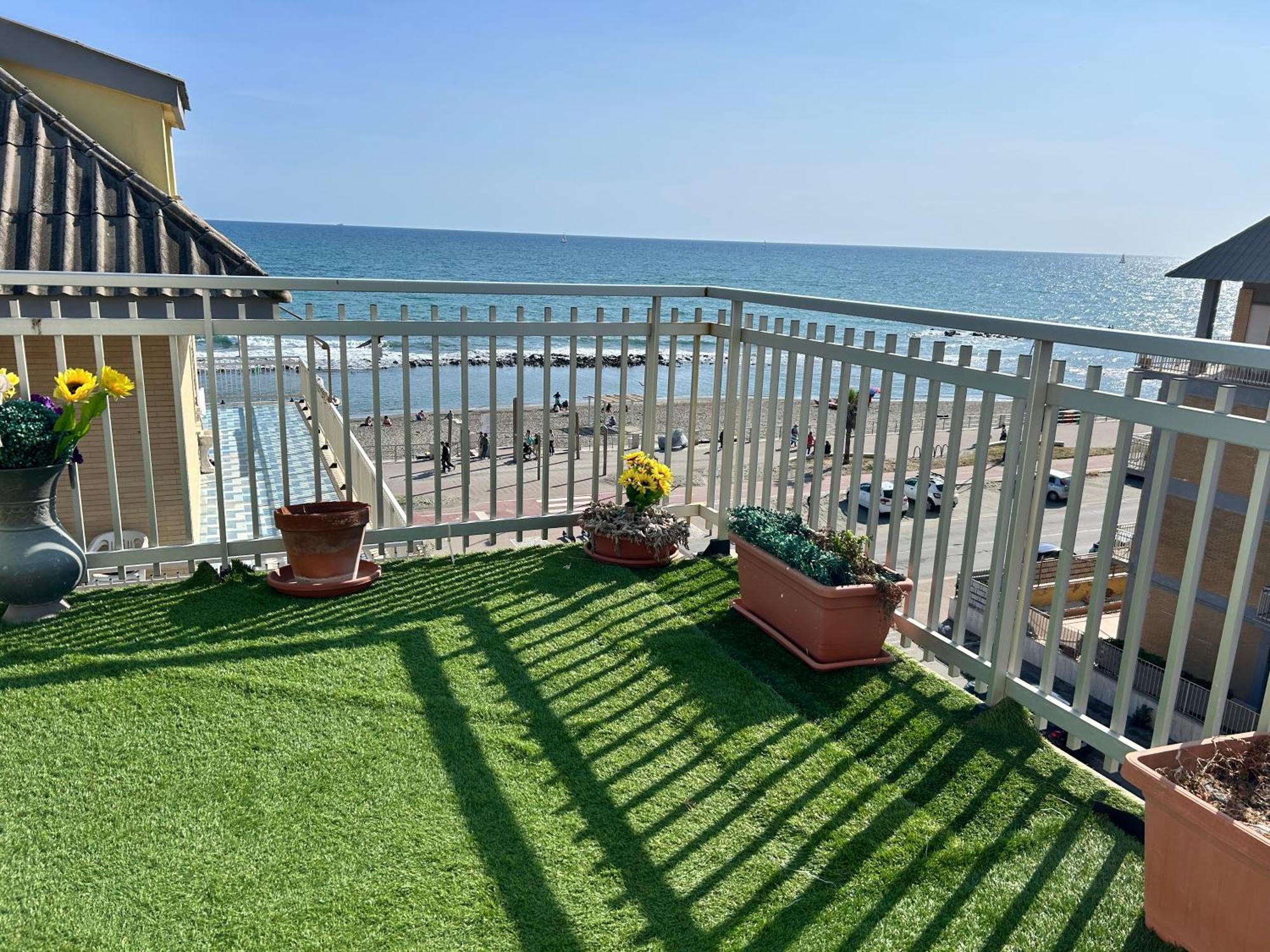 Apartamento Front Sea Luxury Lido di Ostia Exterior foto